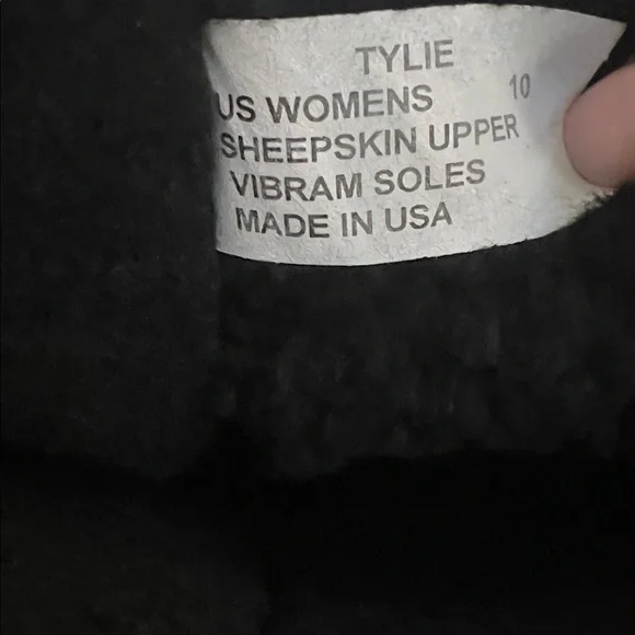 TYLIE MALIBU LOVE ANGEL WING BLACK SILVER TALL UGG LIKE  BOOTS SIZE 10 y2k USA - Picture 2 of 10